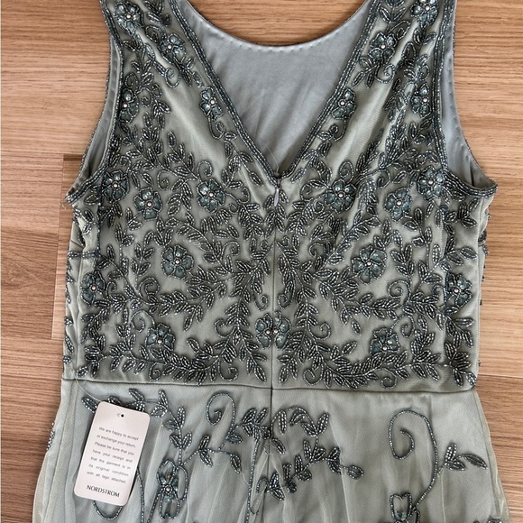 Pisarro Nights Beaded Mesh Gown Size 8 Sleeveless Smoky Gray - Picture 5 of 12